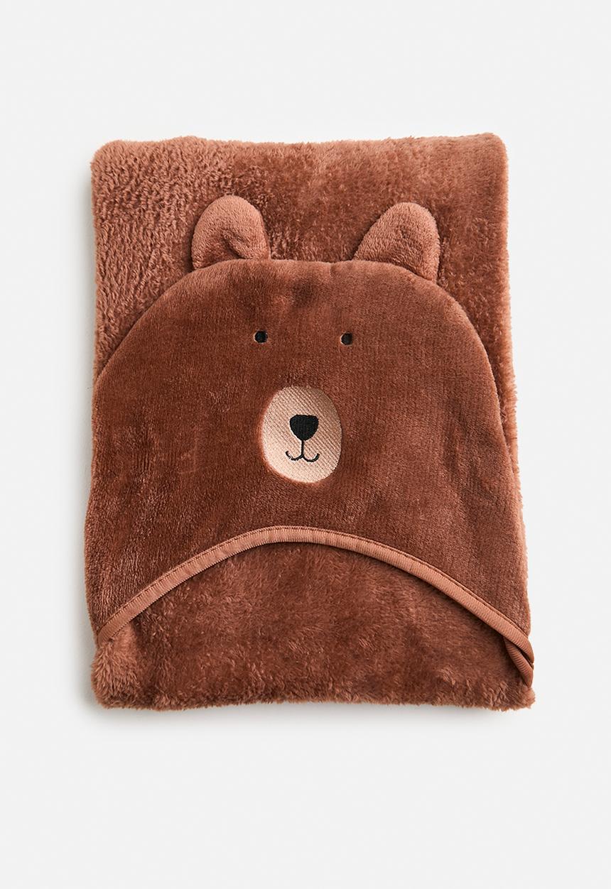 H&S - Fleece Cape Bear