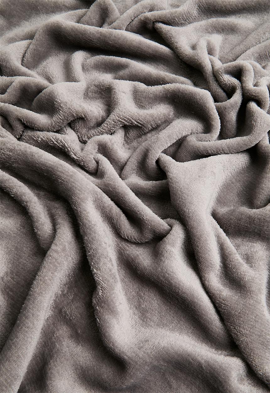 H&S - Fleece Cape Cat