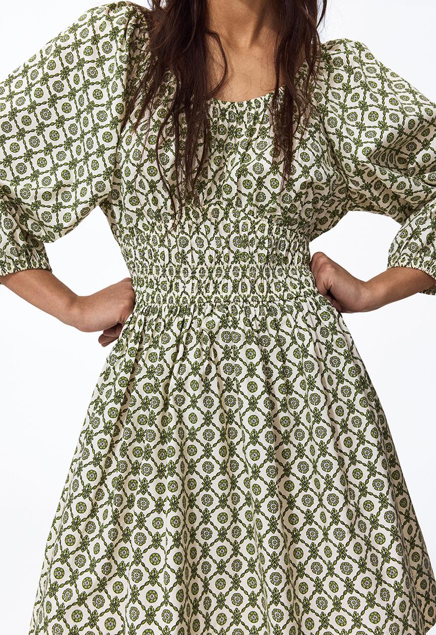 H&M - Flared-skirt cotton dress - green/patterned