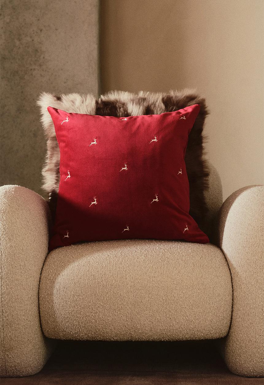 H&M - Embroidery-motif cushion cover - red/reindeer