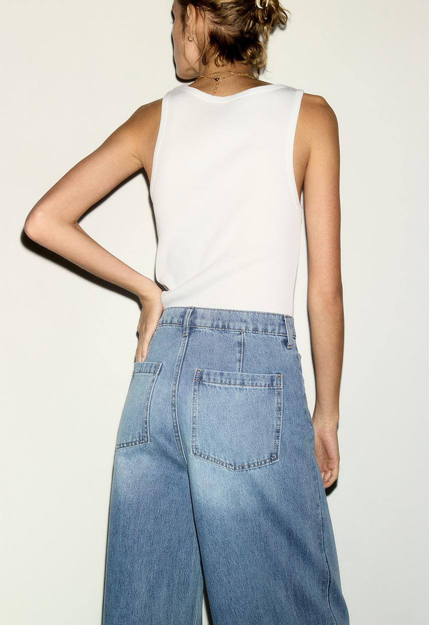 H&M - Super wide high waist jeans - light denim blue