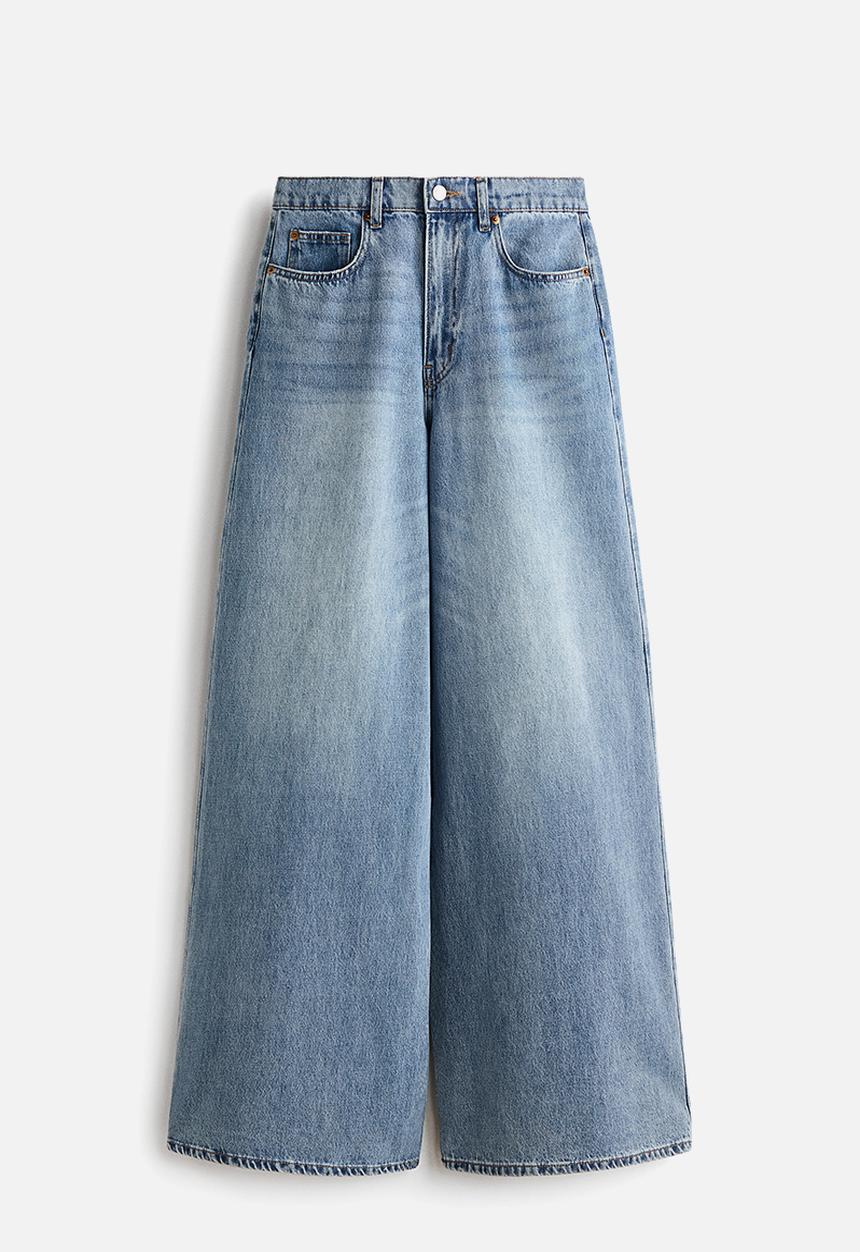 H&M - Super wide high waist jeans - light denim blue