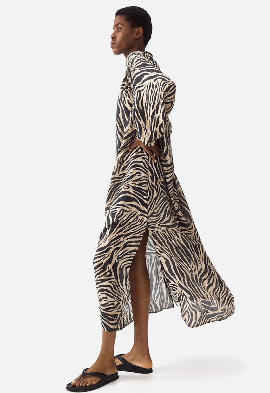 H&M - Oversized tie-belt dress - black/zebra print