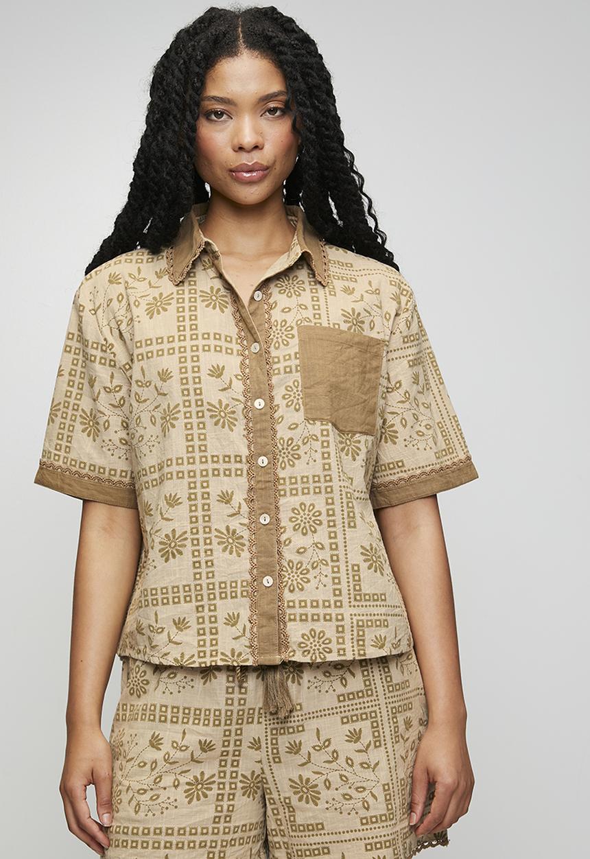 MANDI - Allover Button Through Printed Shirt With Contrast Placket And Sleeve Hem - Beige