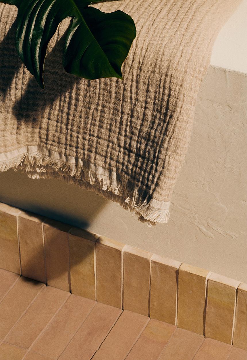 H&M - Cotton muslin blanket - white/light beige