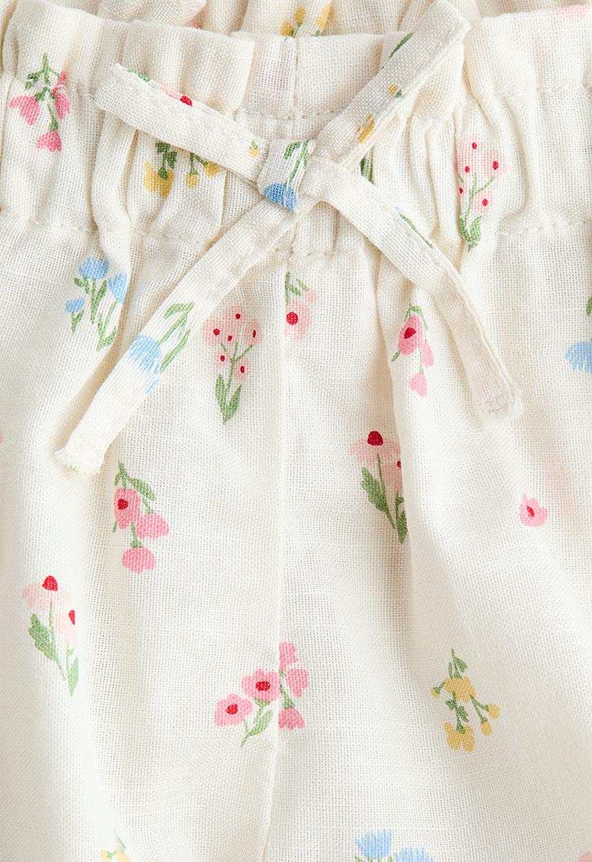 H&M - Paper bag shorts - cream/floral