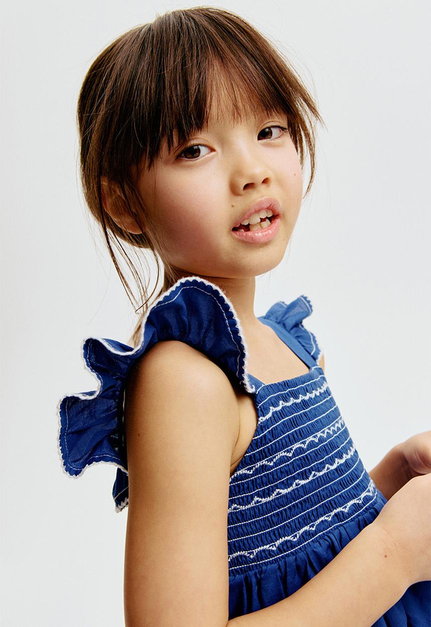 H&M - Smocked cotton dress - bright blue
