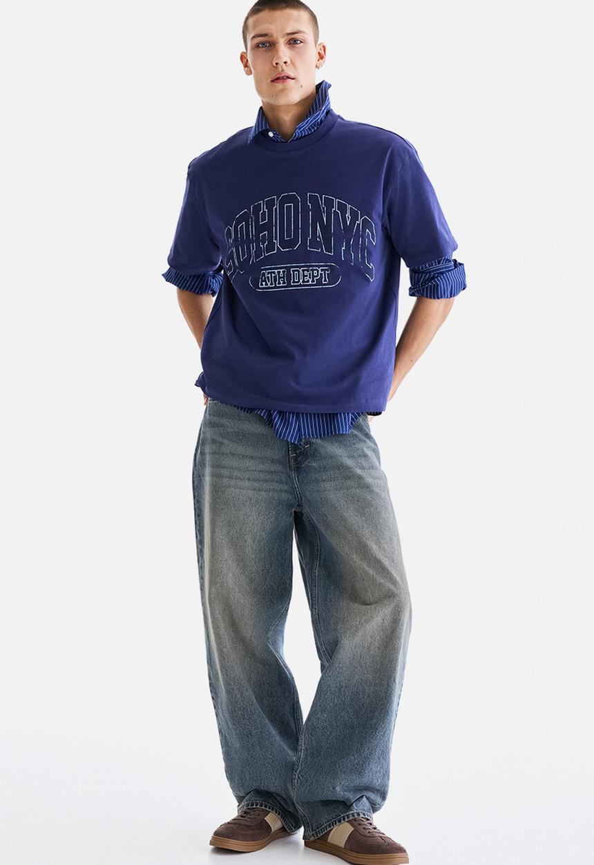 H&M - Loose fit printed t-shirt - dark blue/soho nyc