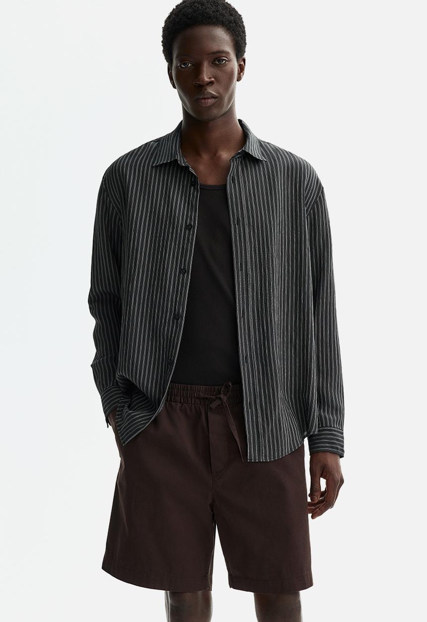 H&M - Relaxed fit cotton shorts - dark brown