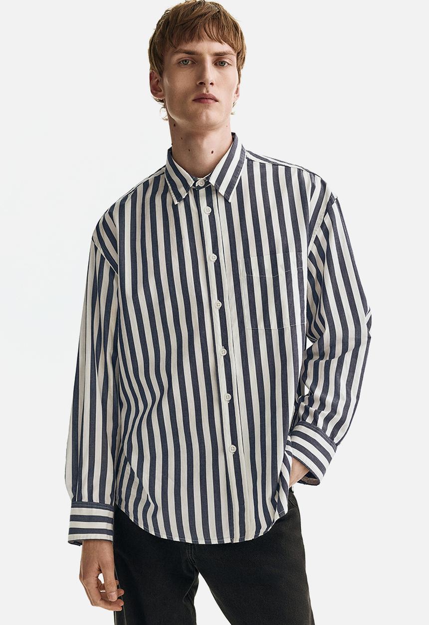 H&M - Relaxed fit poplin shirt - dark blue/striped