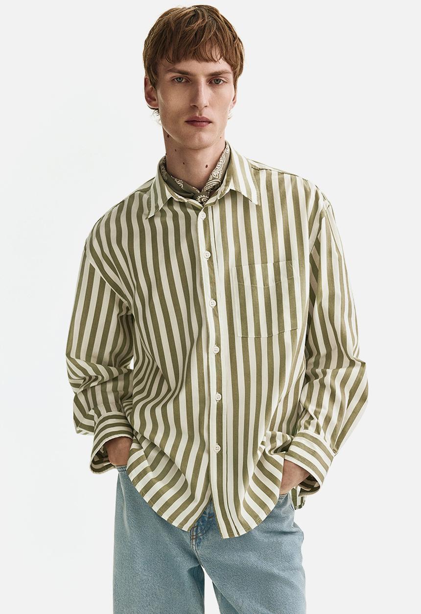 H&M - Relaxed fit poplin shirt - khaki green/striped