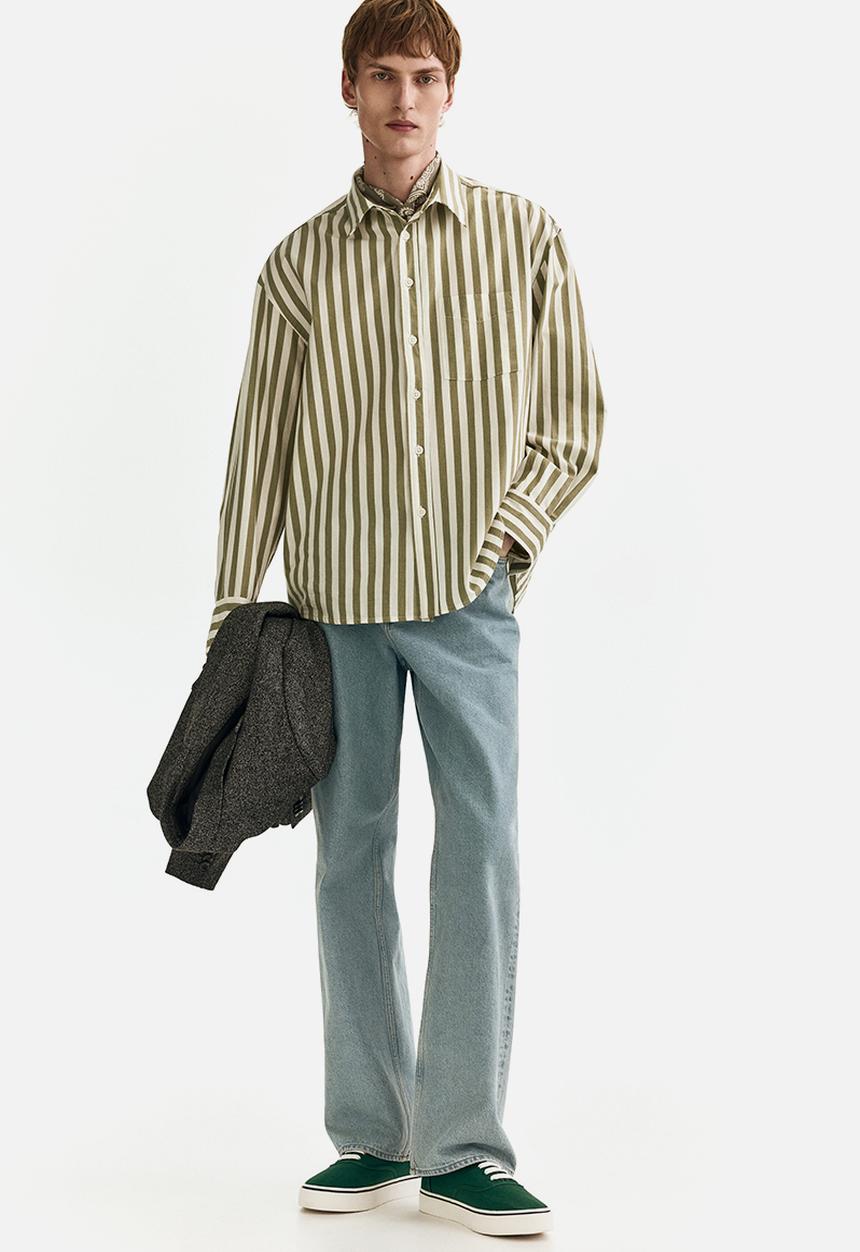 H&M - Relaxed fit poplin shirt - khaki green/striped