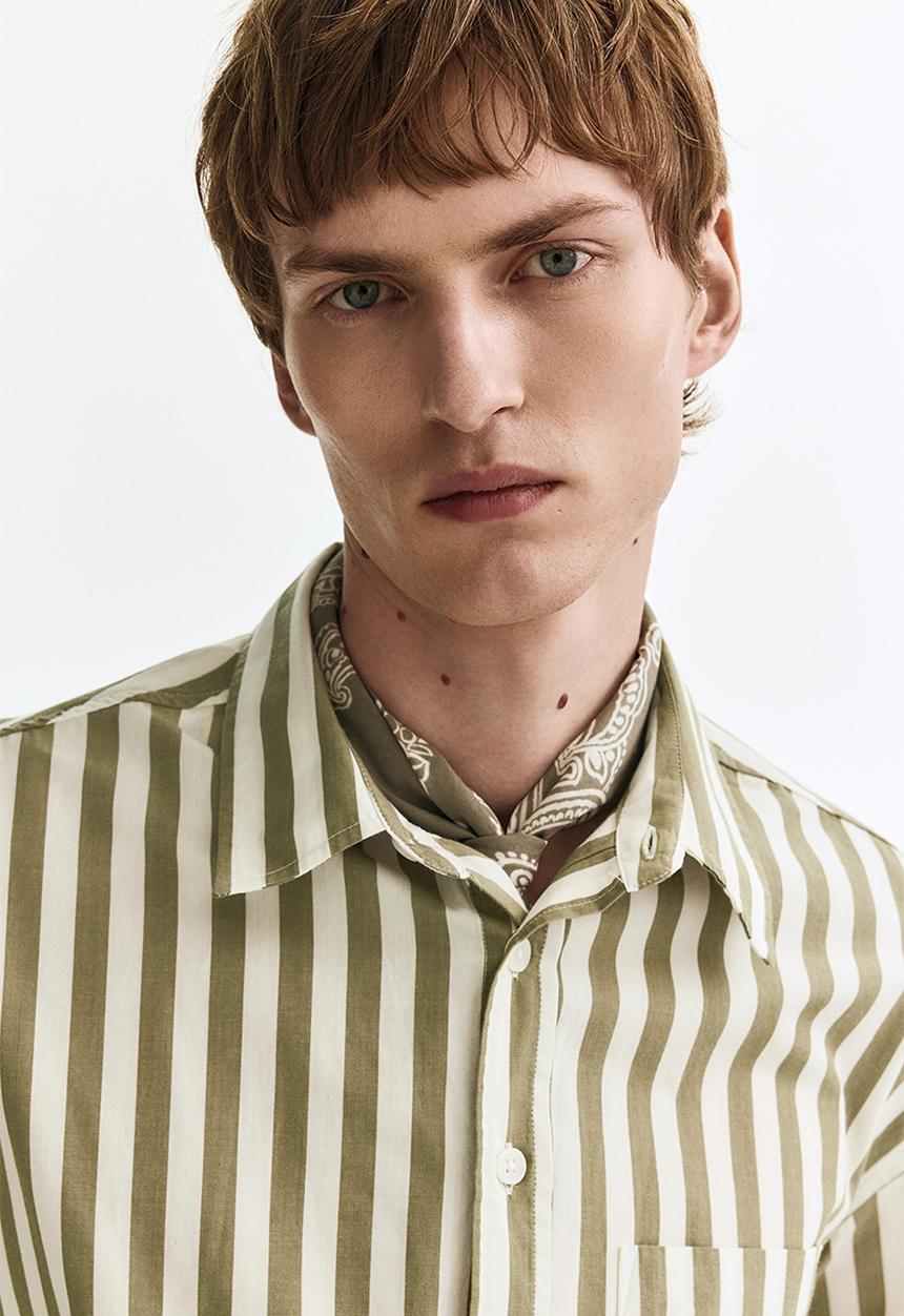 H&M - Relaxed fit poplin shirt - khaki green/striped