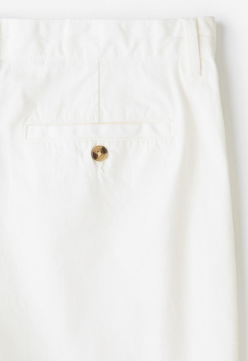 H&M - Relaxed fit chino shorts - white