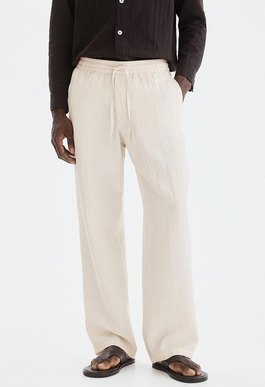 H&M - Relaxed fit textured trousers - white