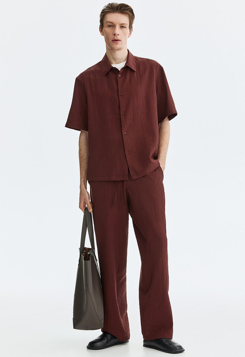 H&M - Relaxed fit textured trousers - burgundy