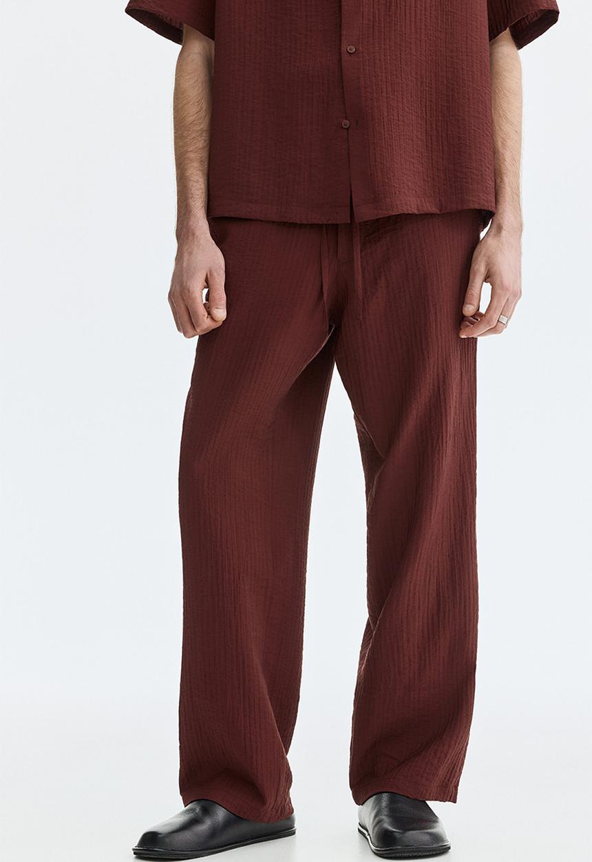 H&M - Relaxed fit textured trousers - burgundy