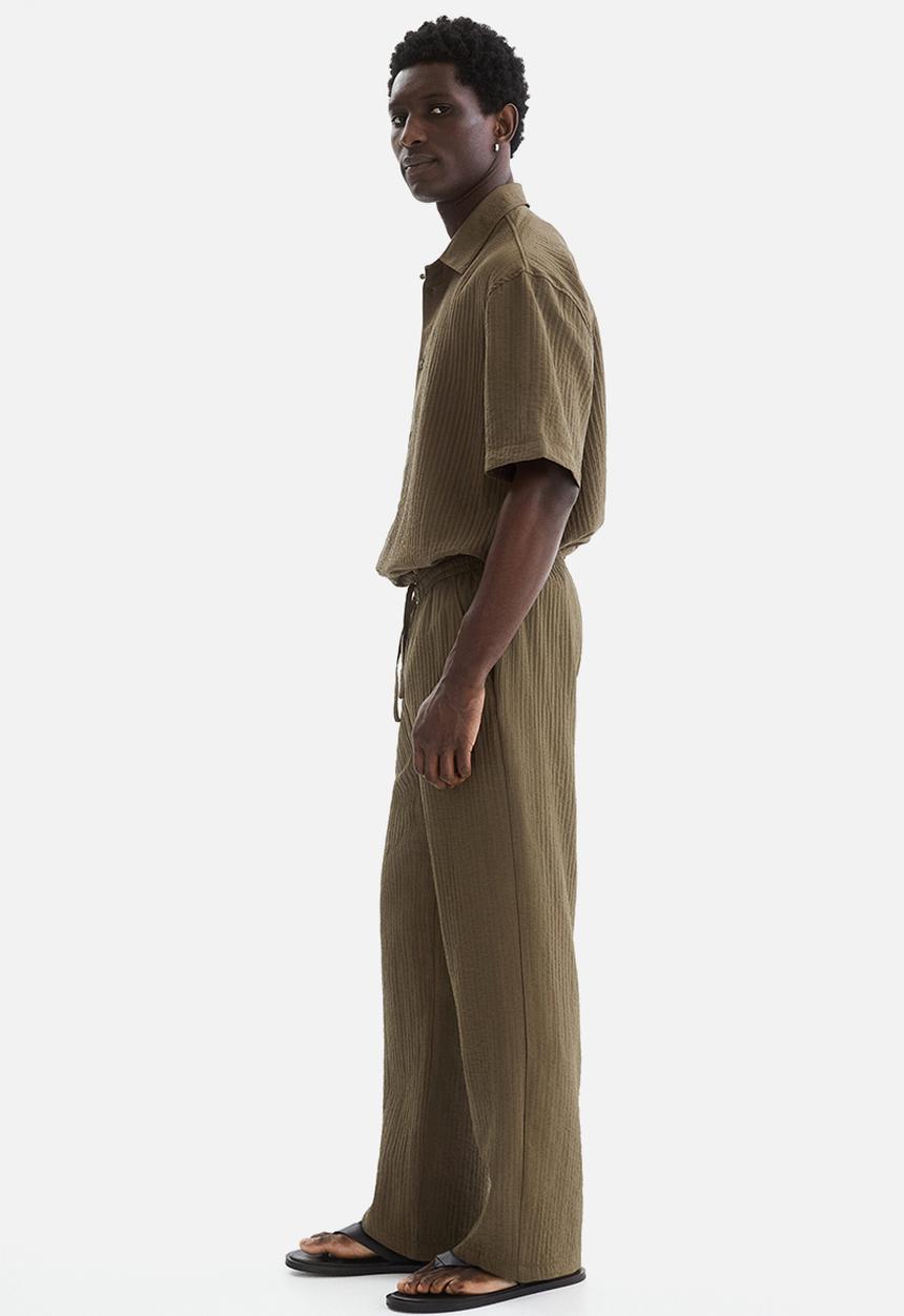 H&M - Relaxed fit textured trousers - khaki green