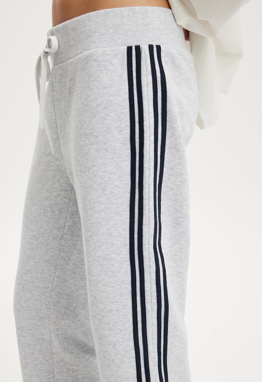 Cotton On - Capri Fleece Sweatpant - Light Grey Marle/Navy Stripe