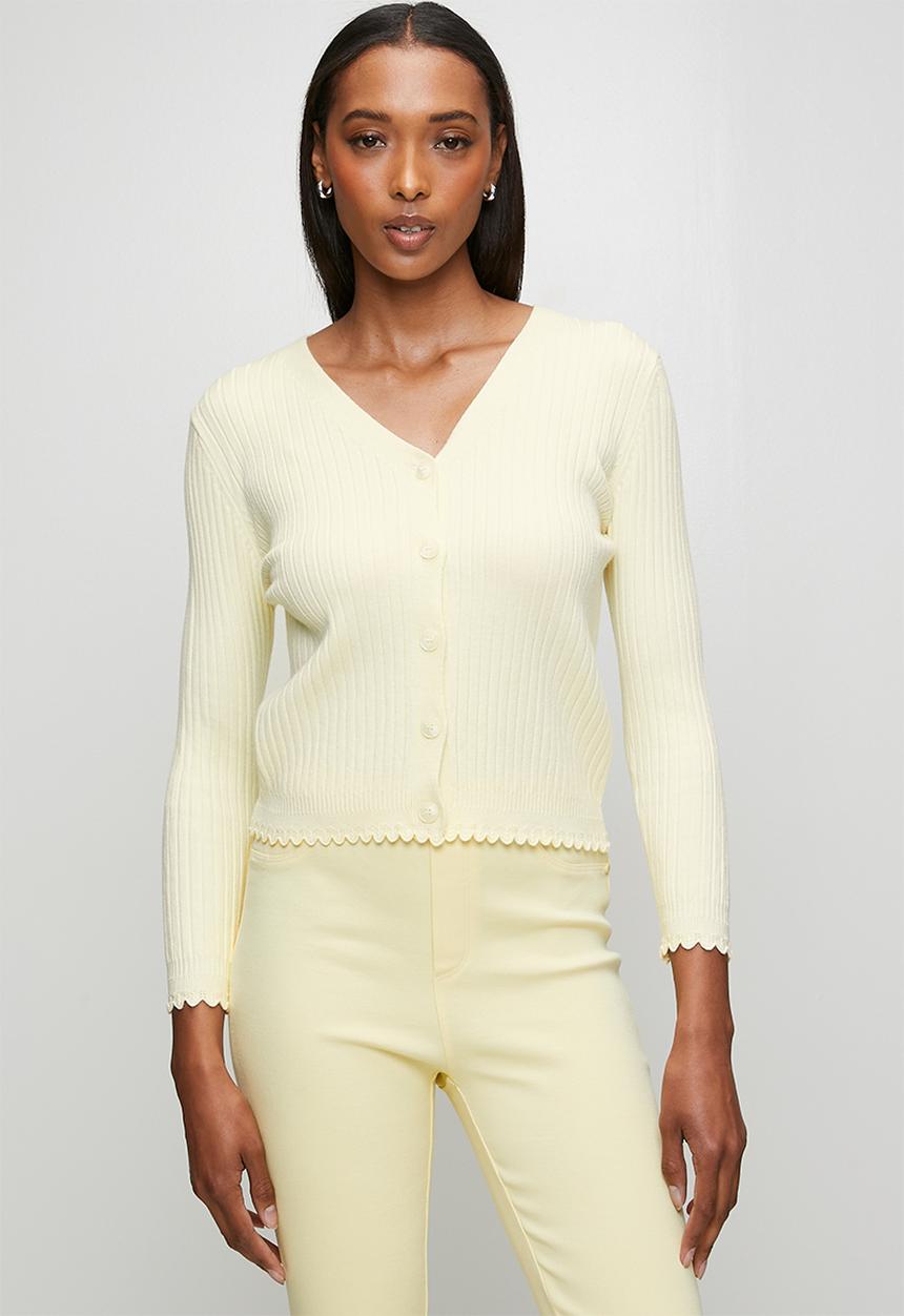 Stella Morgan - 3/4 Sleeve V-Neck Button Through Cardi With Scallop Hem  - Pale Yellow