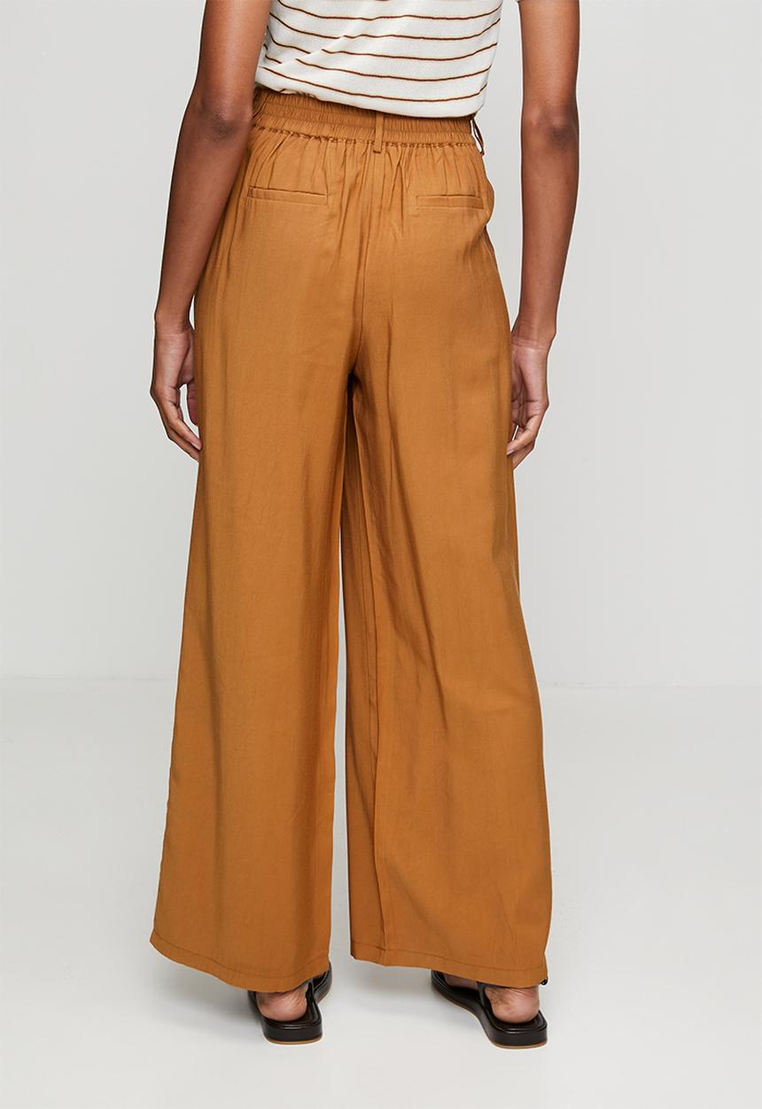 Izabel London - High Waist Straight Leg Trouser - Brown
