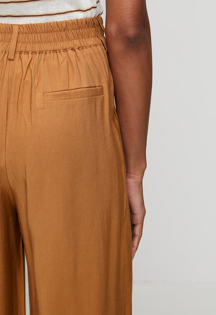 Izabel London - High Waist Straight Leg Trouser - Brown