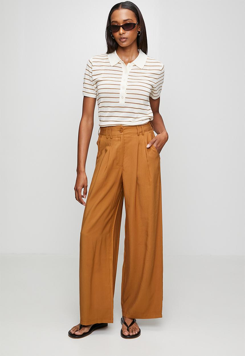 Izabel London - High Waist Straight Leg Trouser - Brown