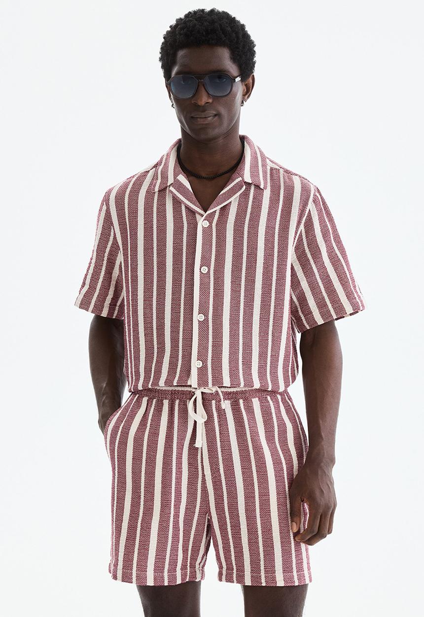 H&M - Regular fit shorts - red/striped