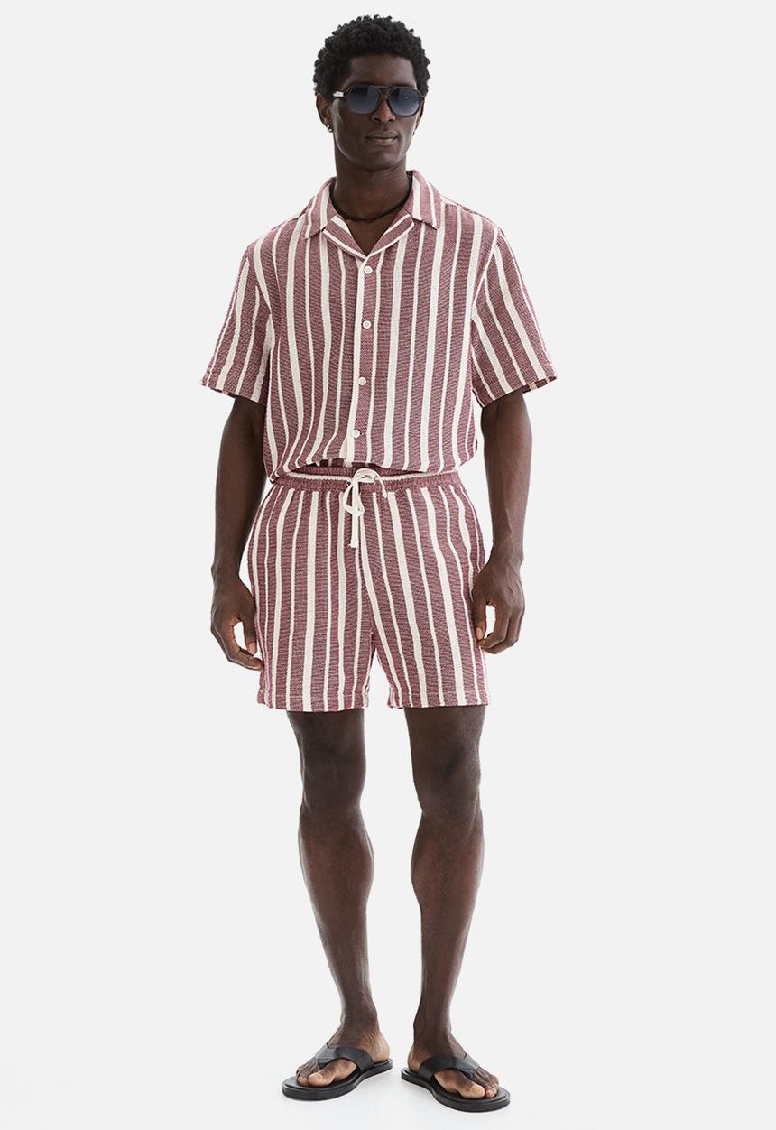 H&M - Regular fit shorts - red/striped