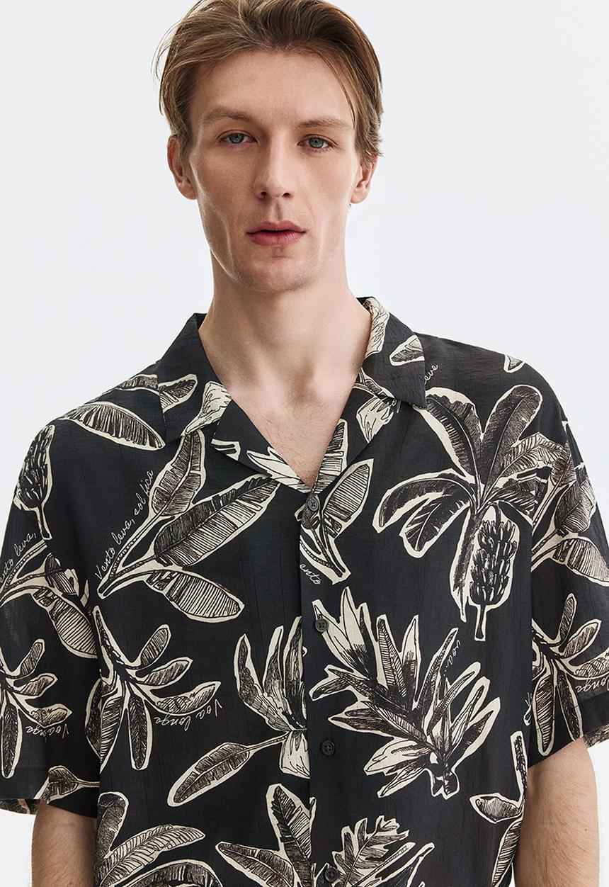 H&M - Relaxed fit resort shirt - black/patterned
