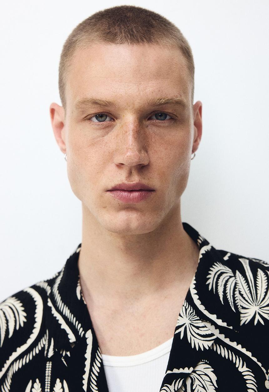 H&M - Relaxed fit resort shirt - black/patterned