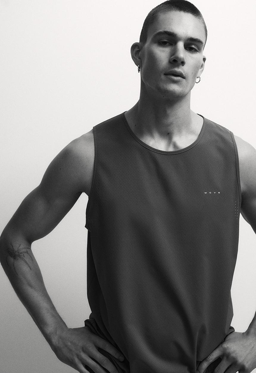 H&M - Regular fit sports vest top with drymove? - brown