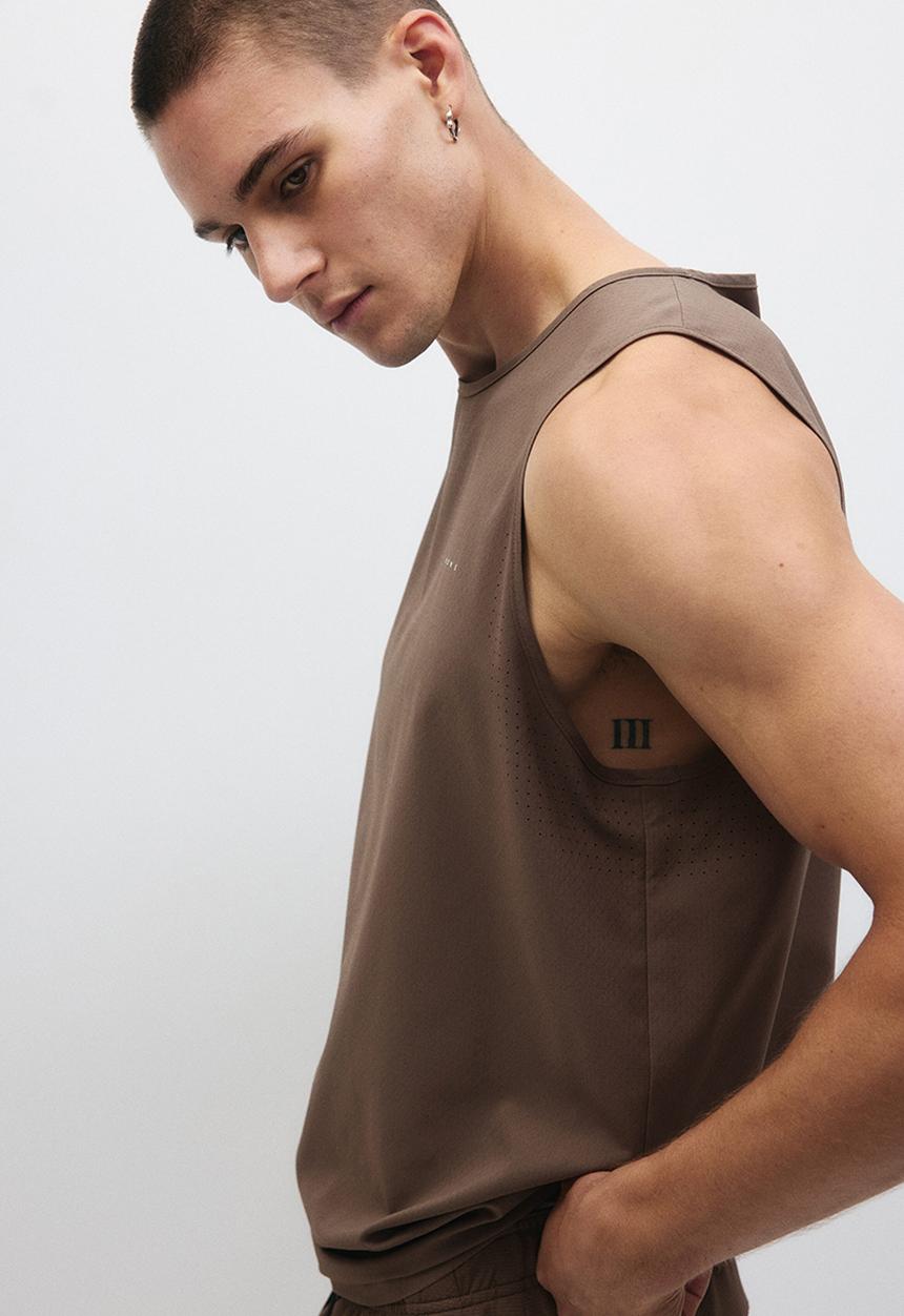 H&M - Regular fit sports vest top with drymove? - brown