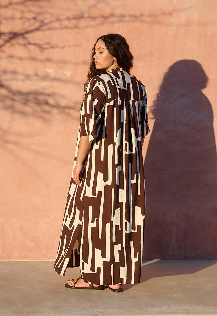Me&B - Plus Bib Front Tunic Maxi Dress - Choc/BananaPrint
