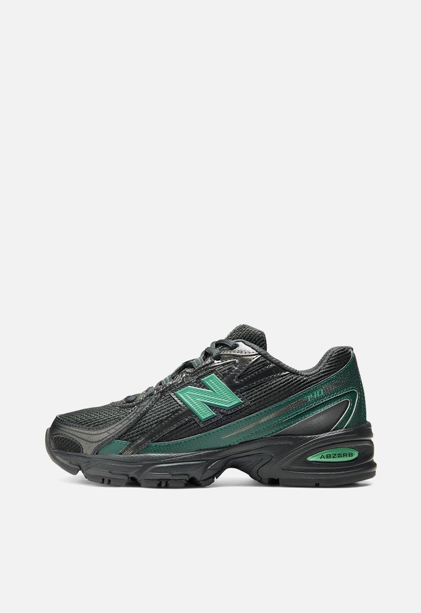 New Balance  - 740 Grade School