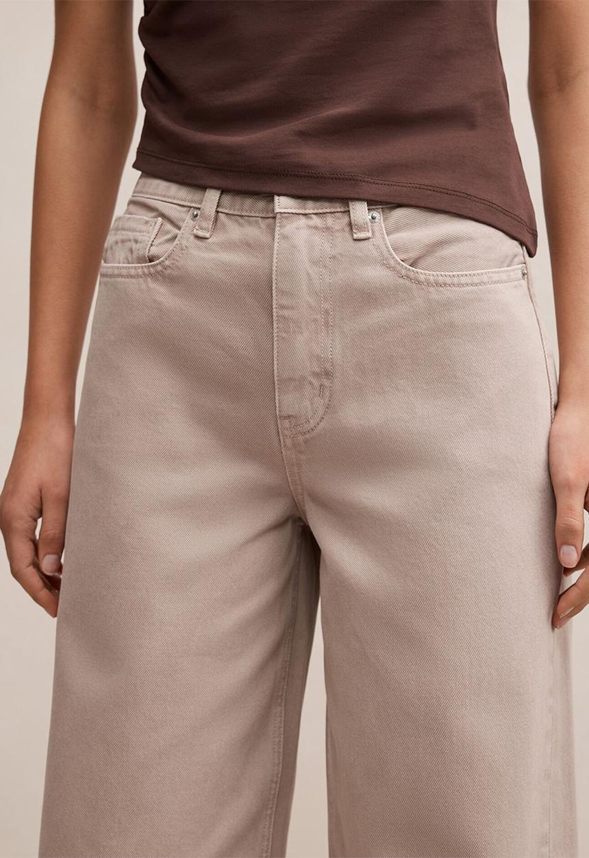 Forever New - Gia high-rise wide leg jeans in mushroom