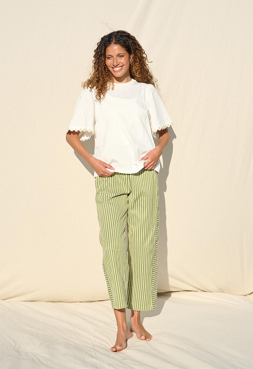 Me&B - Daisy Trim Flared Sleeve Tee - Milk