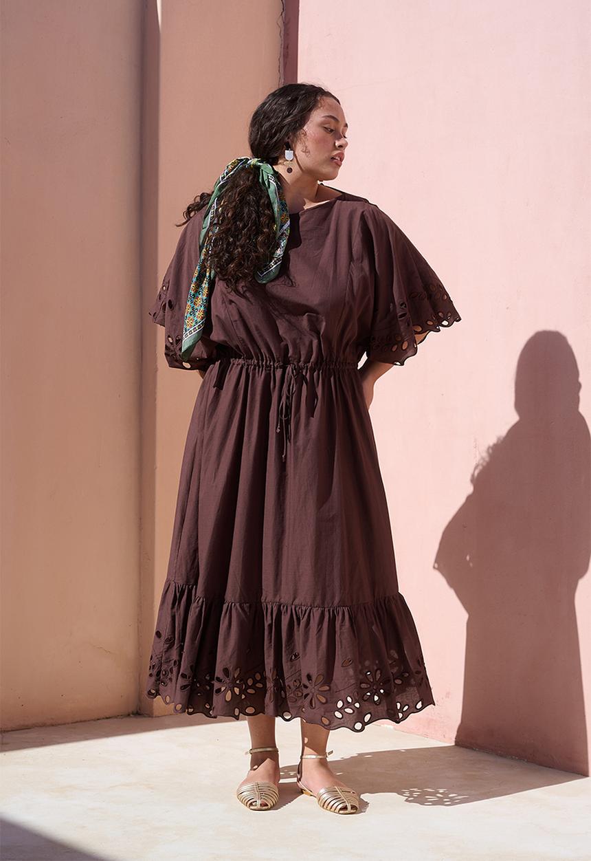 Me&B - Plus Kimono Sleeve Tiered Anglaise Dress - Choc
