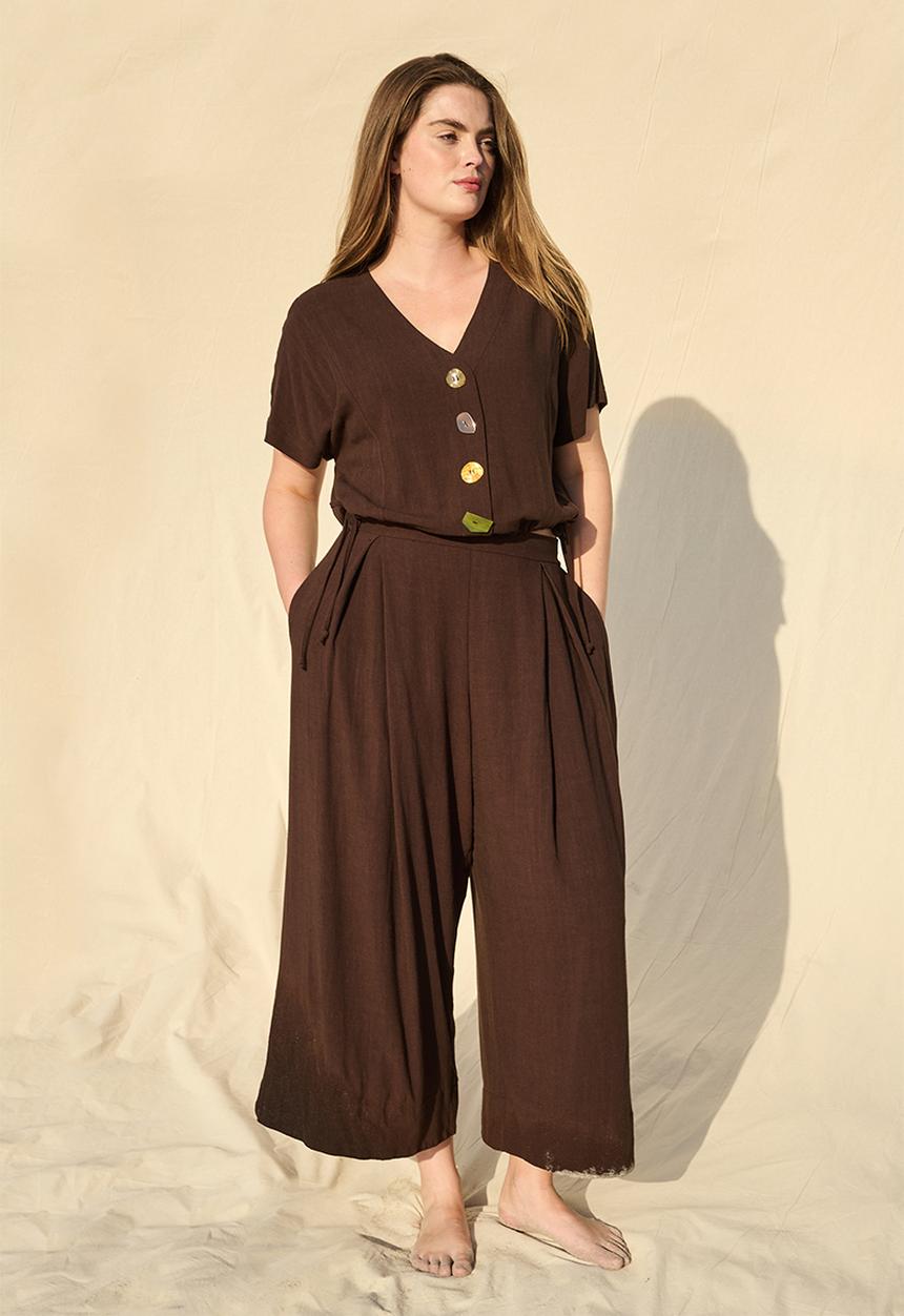 Me&B - Plus Perpex Button Detail Dolman Sleeve Top  - Dark choc