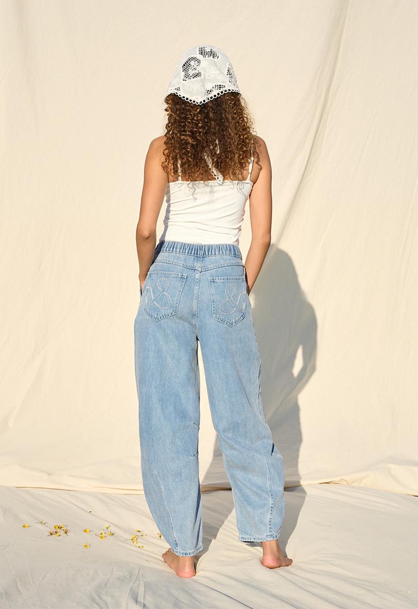 Me&B - Plus Lyocell Barrel Jeans - Bleached Wash