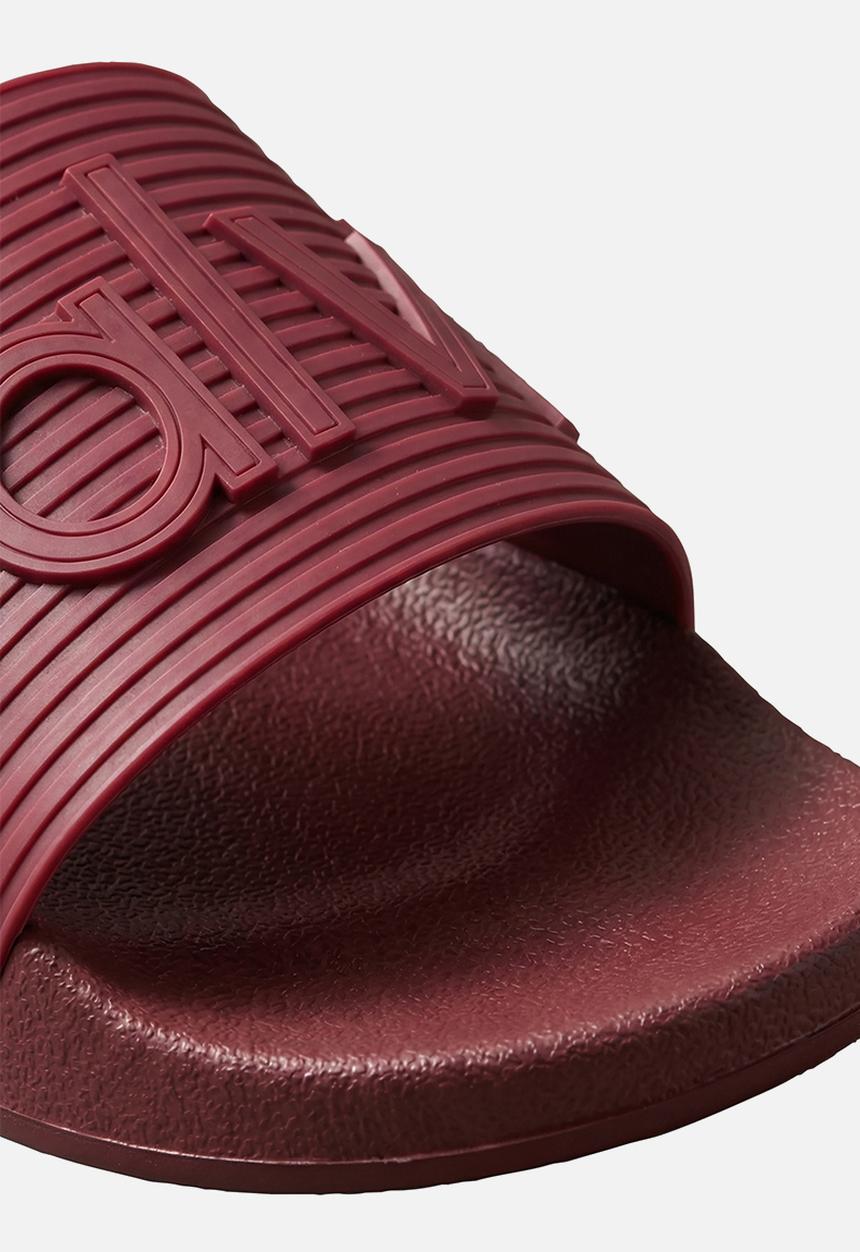 Calvin Klein - Ess Slide Texture - Rhubarb