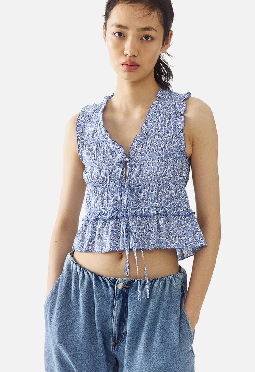 H&M - Tie-detail smocked top - blue/floral