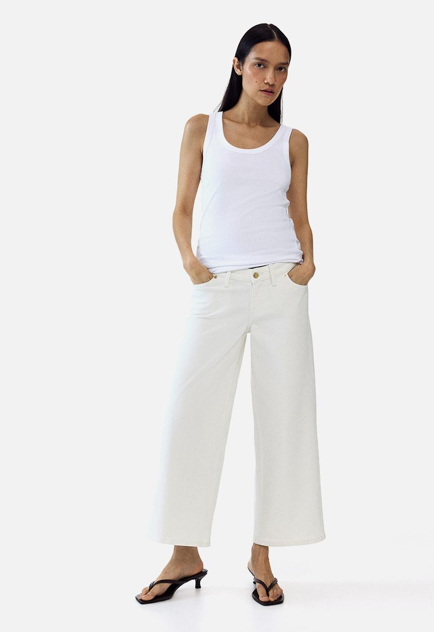 H&M - Mama wide low waist ankle jeans - white