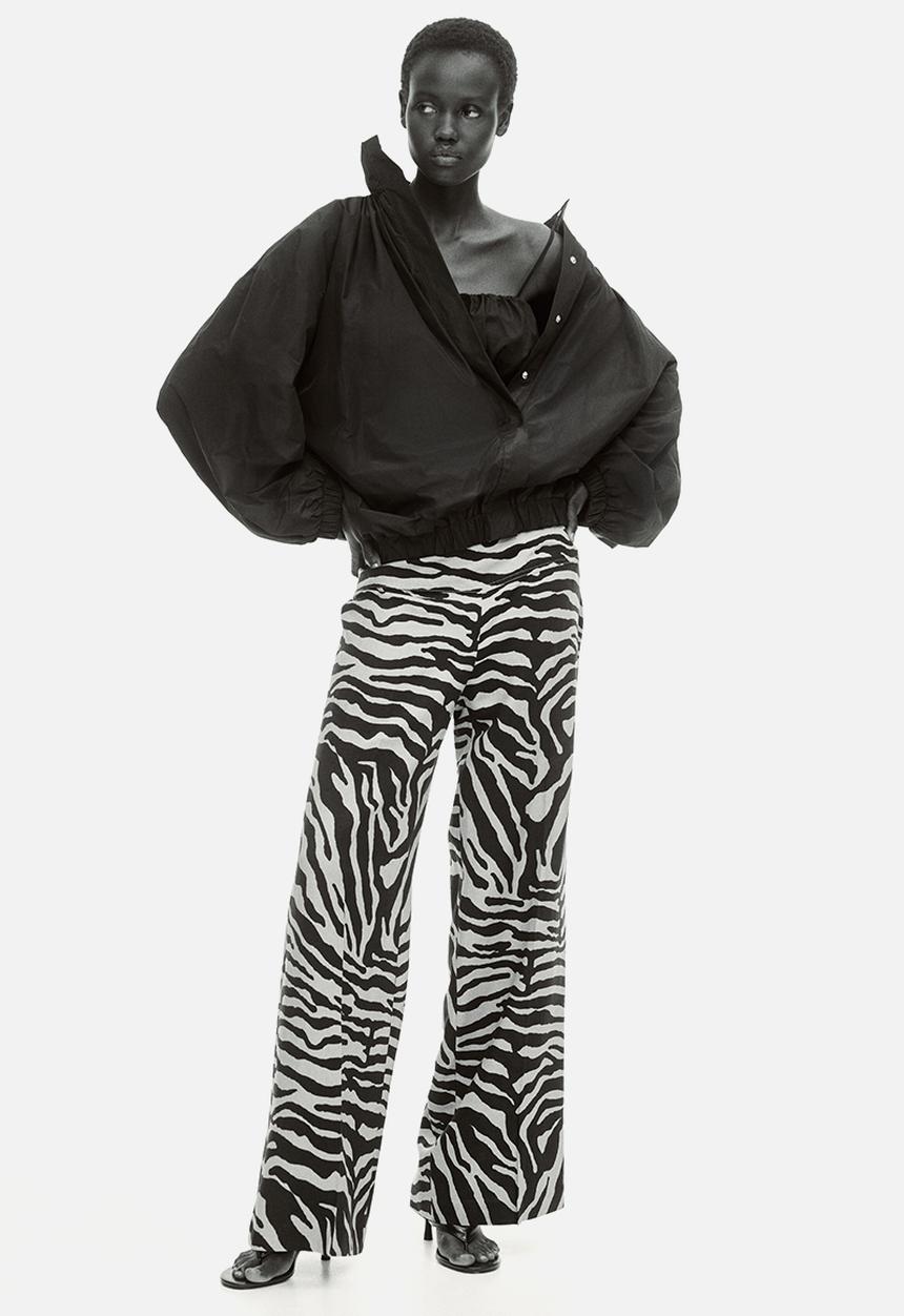 H&M - Flared linen-blend trousers - light beige/zebra print