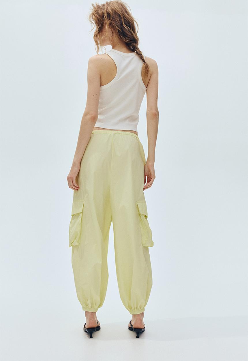 H&M - Balloon cargo trousers - light yellow-green