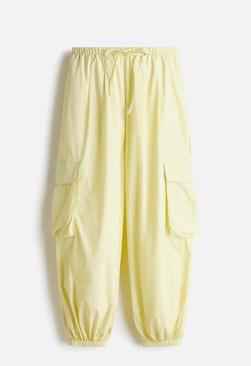 H&M - Balloon cargo trousers - light yellow-green