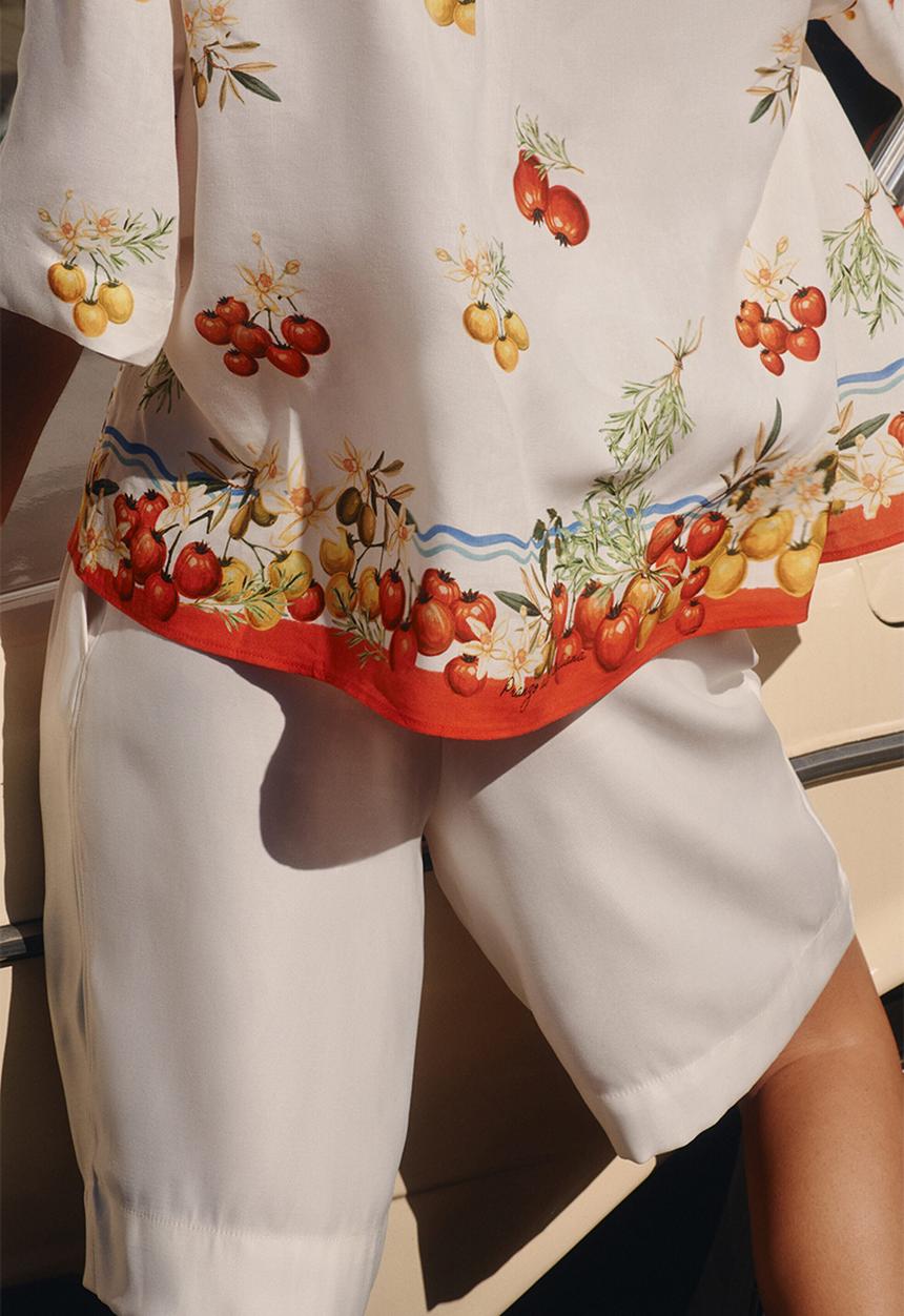 H&M - Oversized linen-blend shirt - cream/tomatoes