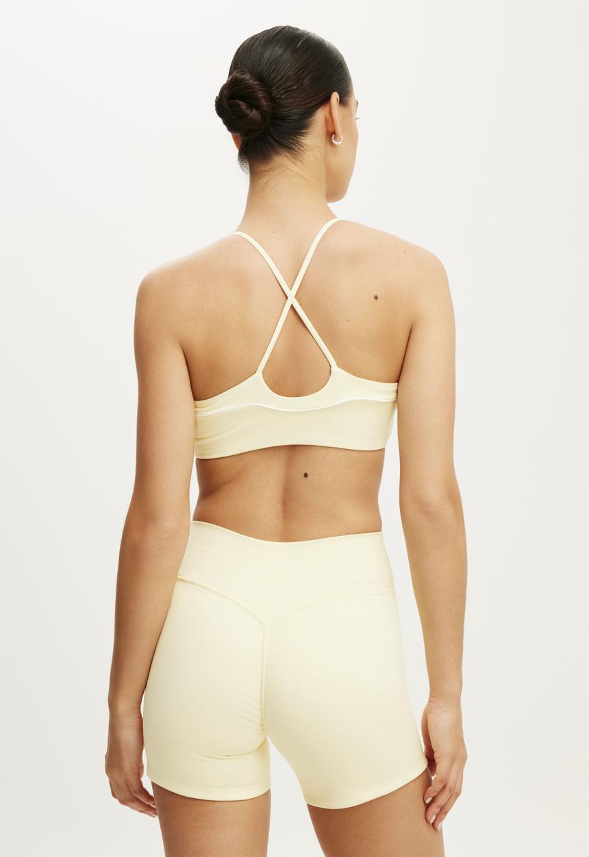 Cotton On - Ultra Soft Invisible Scrunch Shortie Short - Lemon Icing