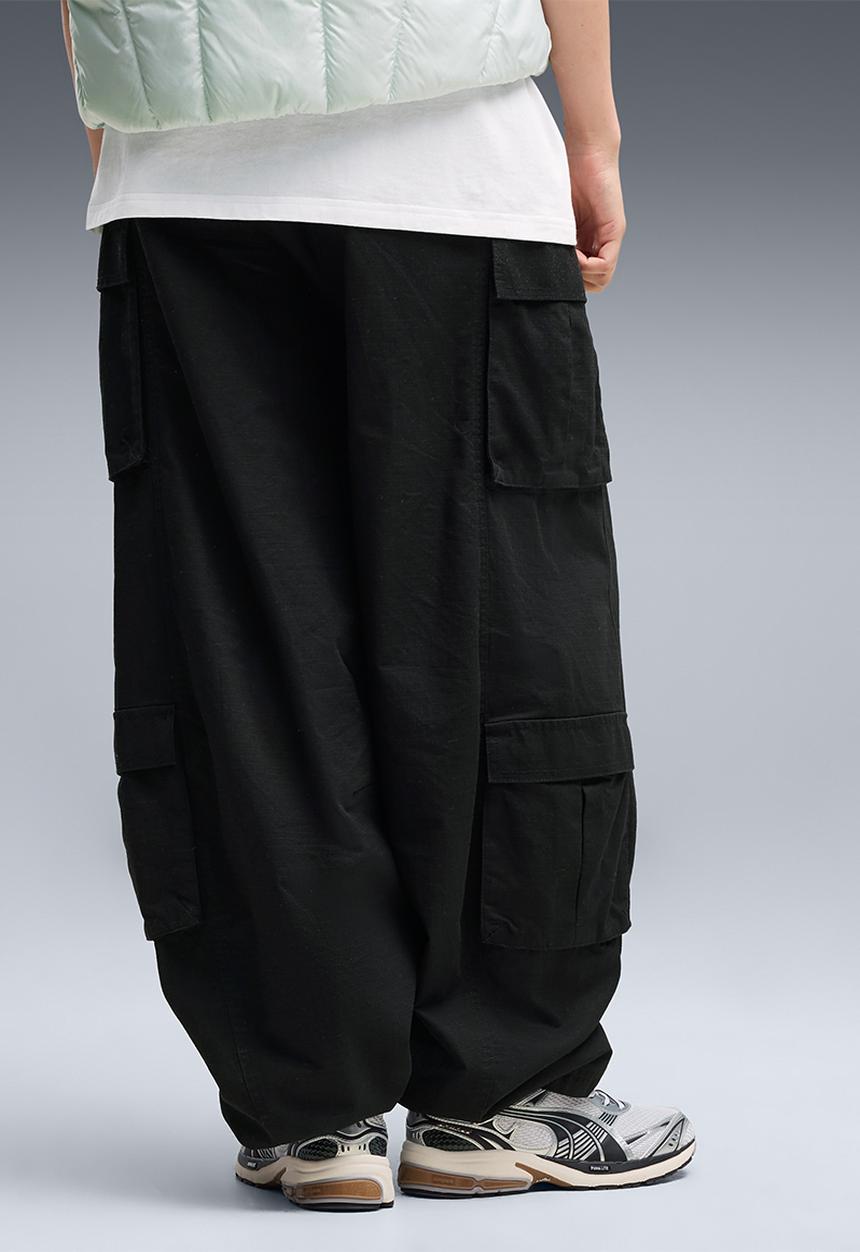 PUMA - Ess Relaxed Barrel Ripstop Cargo Slouchy Pants - Puma Black