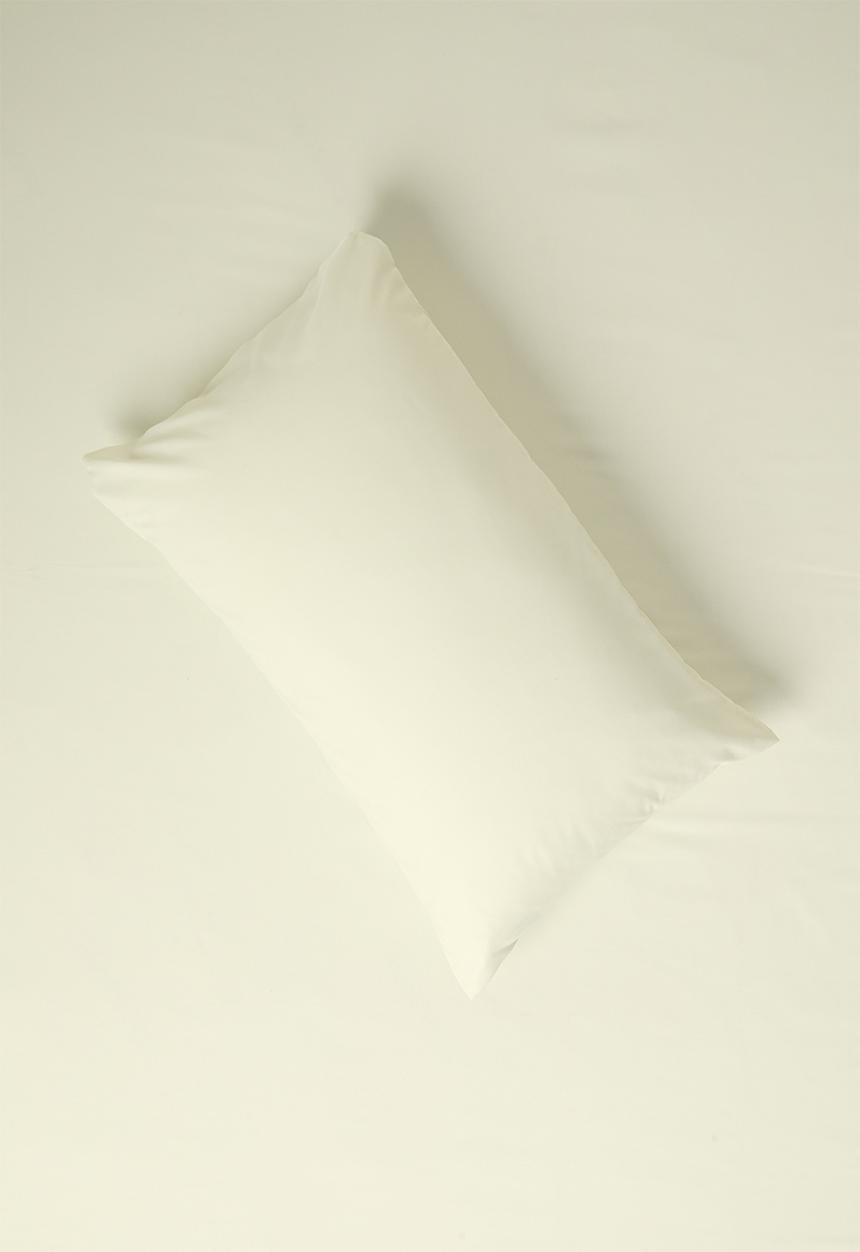 Sixth Floor - Recycled microfibre standard pillowcase set - Milk